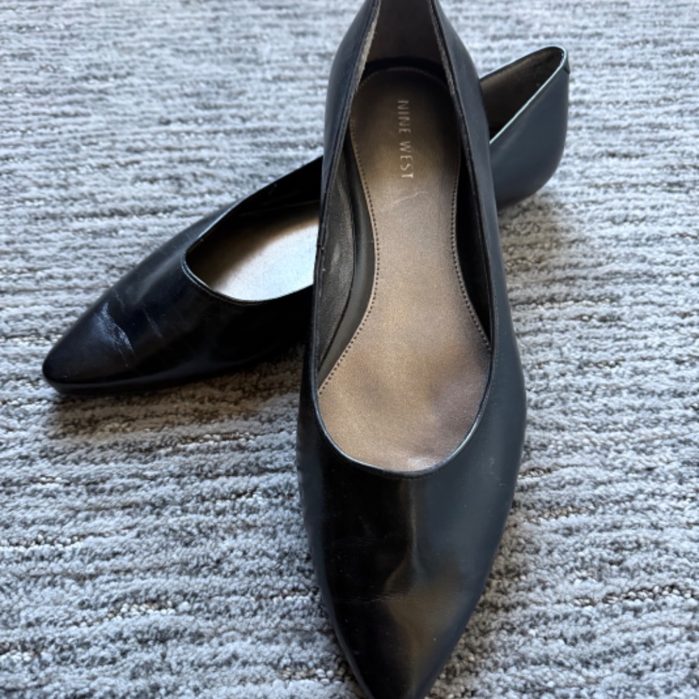 NINE WEST Black Flat Dress Shoe 8M